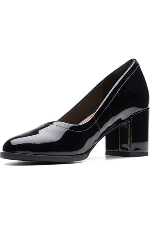 Clarks Freva55 Court in Black Patent