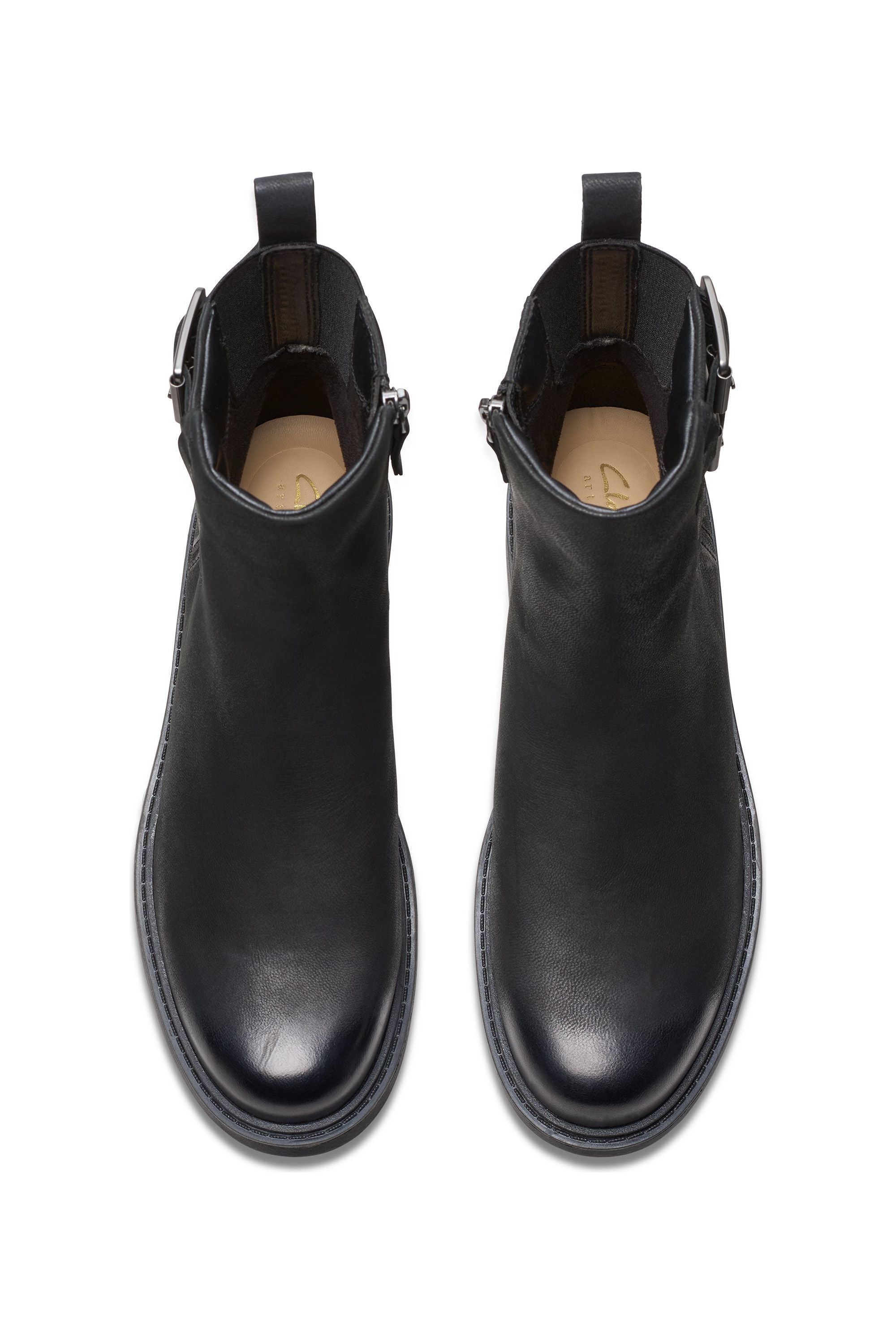 Clarks Orinoco2 Bay in Black Leather