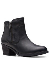 Clarks ladies 2025 boots 218