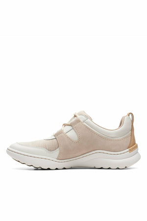 Clarks Teagan Lace in Sand Combi