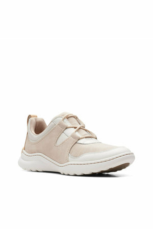 Koronkowe buty Clarks Teagan w kolorze Sand Combi