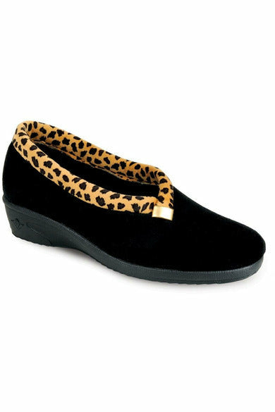 Lunar ladies best sale flat shoes